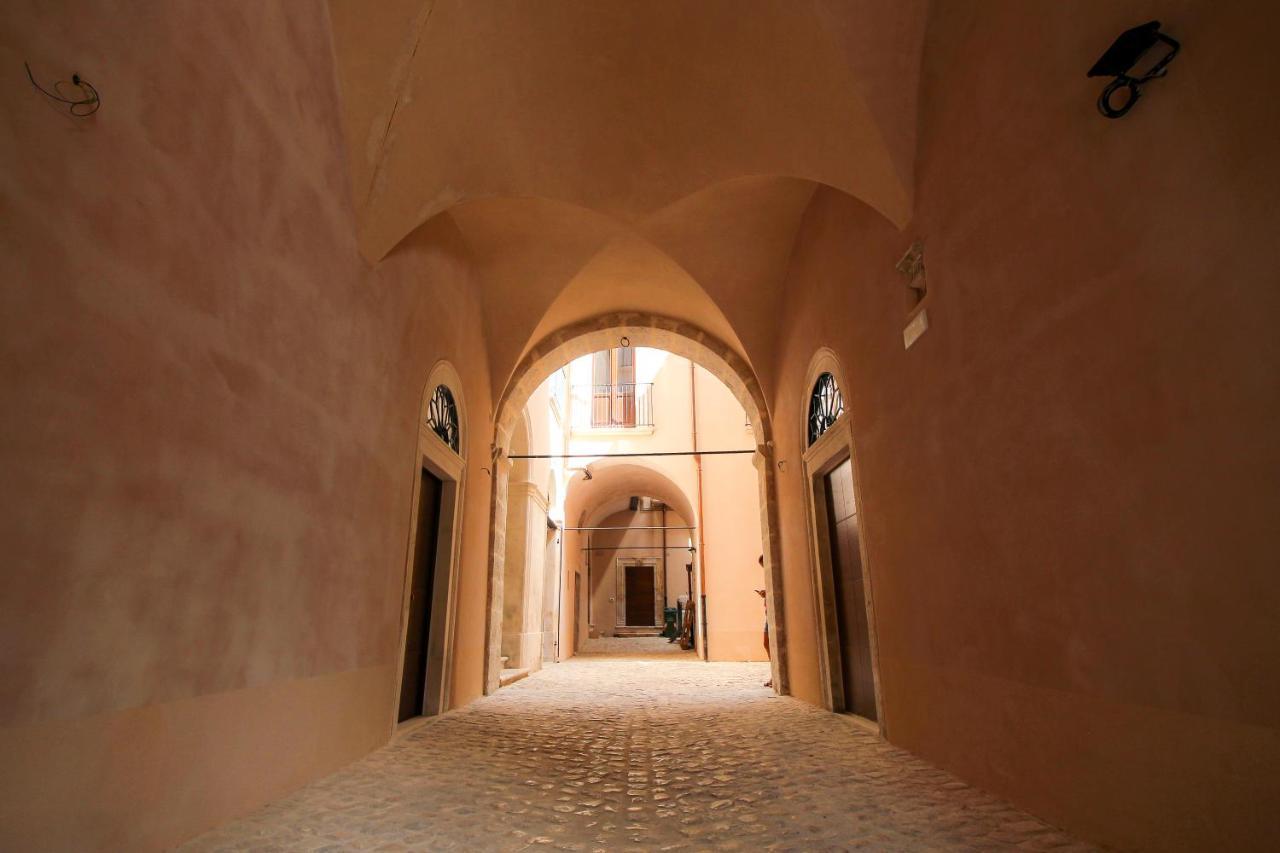 Nel Cuore Dell'Aquila Bnb Екстер'єр фото